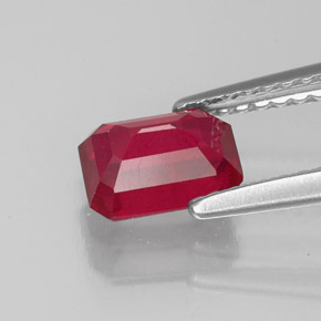1.27캐럿 천연 바이올렛 레드 루비, 에메랄드 컷, 6.8×4.9 mm, VS-SI