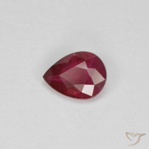 0.30ct 자연스러운 딥 레드 루비, 배 모양, VS-SI