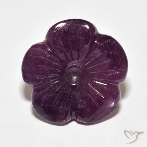 13.78ct 자연스러운 미디엄 퍼플 루비, 플라워 컷, 불투명체