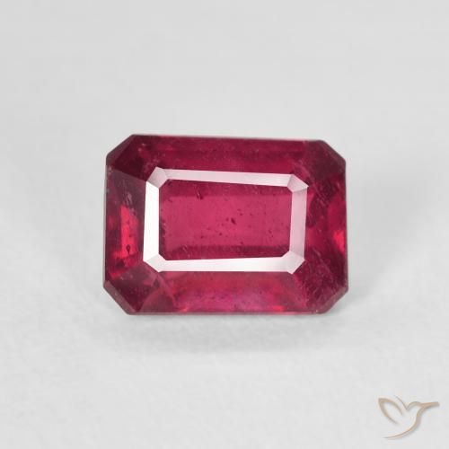 1.41ct 자연스러운 분홍빛이 도는 빨강 루비, 에메랄드 컷, VS