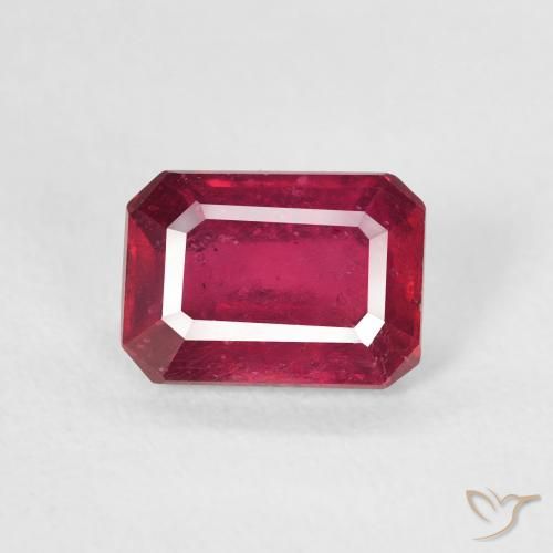 1.32ct 자연스러운 Medium Dark-Red 루비, 에메랄드 컷, VS