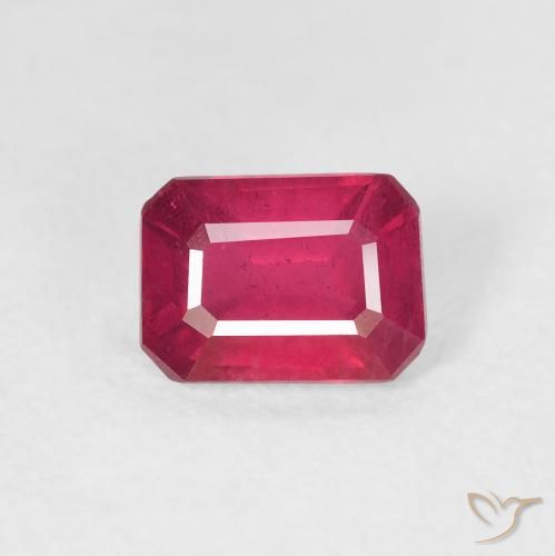 1.34ct 자연스러운 딥 크림슨 루비, 에메랄드 컷, VS