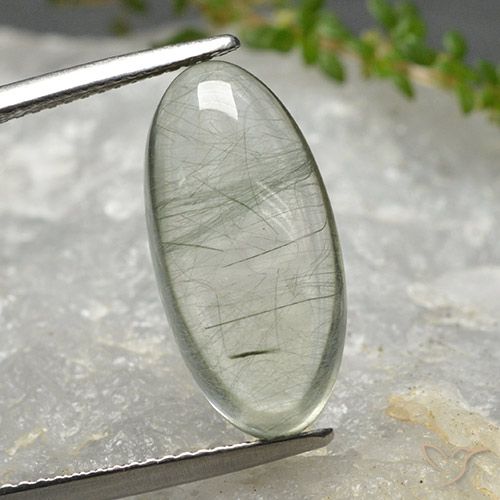 8.97ct 자연스러운 연한 초록색 루틸 쿼츠, 타원형, 투명한