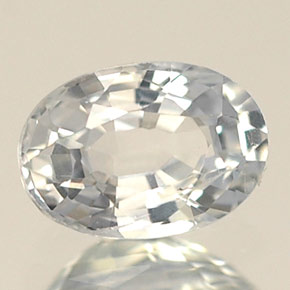 0.61캐럿 천연 푸르스름한 화이트 사파이어, 타원형 컷, 5.8×4 mm, VVS