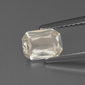0.87캐럿 천연 노란빛 화이트 사파이어, 에메랄드 컷, 6.8×5 mm, VVS-VS