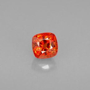 0.67캐럿 천연 붉은빛 오렌지 사파이어, 쿠션 컷, 4.3×4.3 mm, VS