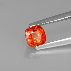 0.67캐럿 천연 붉은빛 오렌지 사파이어, 쿠션 컷, 4.3×4.3 mm, VS