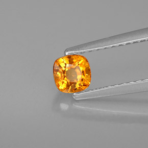 0.61캐럿 천연 옐로우 오렌지 사파이어, 쿠션 컷, 4.3×4.3 mm, VS