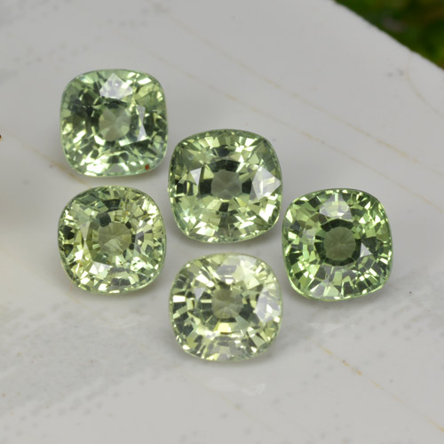 2.70캐럿 천연 매우 밝은 녹색 사파이어 보석, 쿠션 컷, 4.4×4.4 mm, VVS-VS