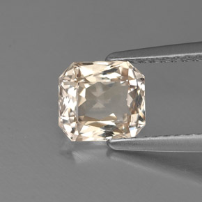 1.74캐럿 천연 라이트 골든 사파이어, 에메랄드 컷, 6.8×6.2 mm, VS