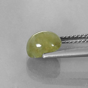 2.30캐럿 천연 노란빛 그린 사파이어, 투명한, 7.5×6.5 mm, 투명/반투명