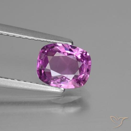 1.45ct 자연스러운 강렬한 분홍빛이 도는 보라색 사파이어, 방석, VS