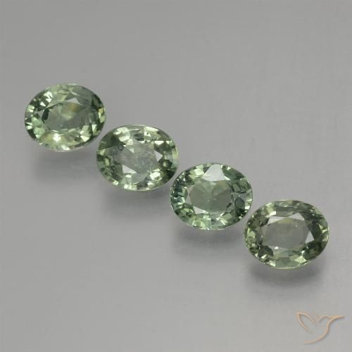 2.89ctw 자연스러운 포레스트 그린 사파이어, 타원형, VVS-VS