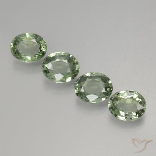 2.80ctw 자연스러운 Medium Light Green 사파이어, 타원형, VVS-VS