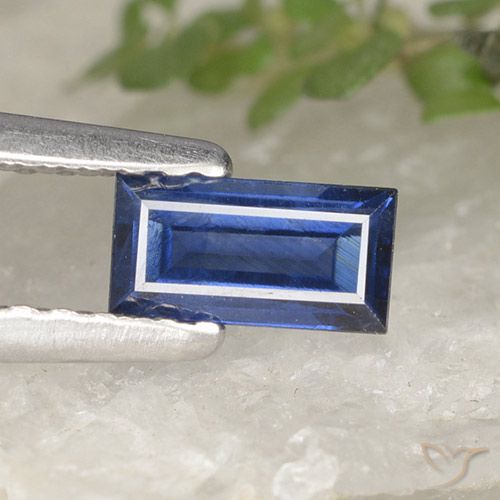 0.51ct 자연스러운 진한 파란색 사파이어, 바게트, VS