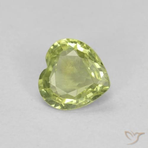 0.37ct 자연스러운 연한 녹황색 사파이어, 마음, VVS