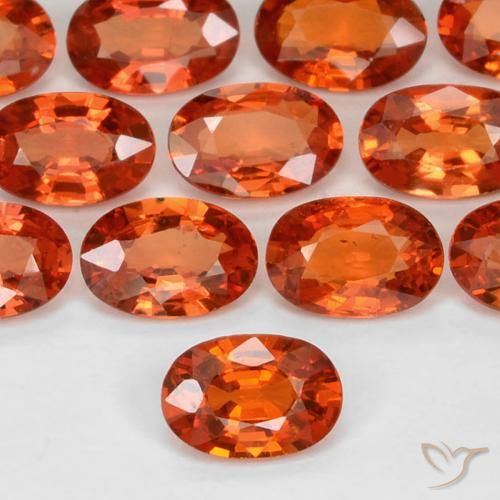 0.52ct 자연스러운 미디엄 오렌지 사파이어, 타원형, VS