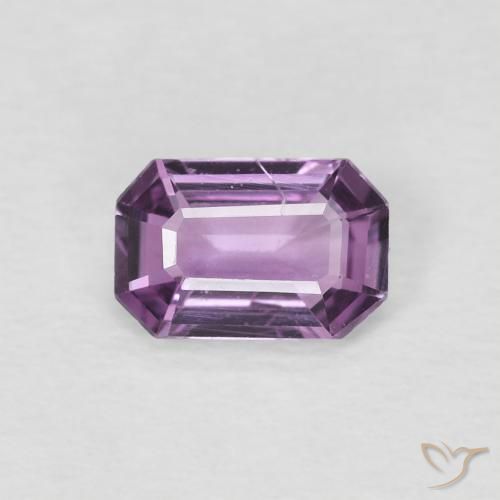0.60ct 자연스러운 Medium Dark-Purple 사파이어, 에메랄드 컷, VS-SI
