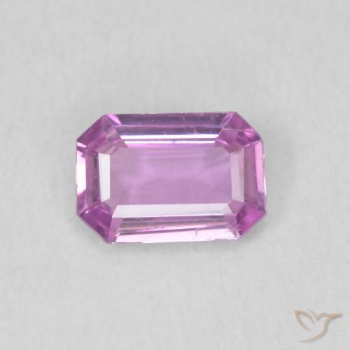 0.52ct 자연스러운 매우 밝은 그레이프 퍼플 사파이어, 에메랄드 컷, VVS