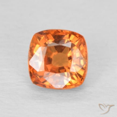 0.66ct 자연스러운 밝은 주황색 사파이어, 방석, VVS