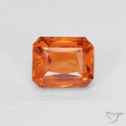 0.79ct 자연스러운 미디엄 오렌지 사파이어, 에메랄드 컷, VVS