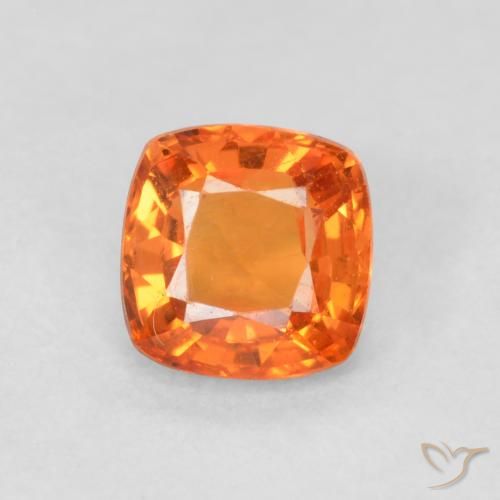 0.54ct 자연스러운 밝은 주황색 사파이어, 방석, VVS