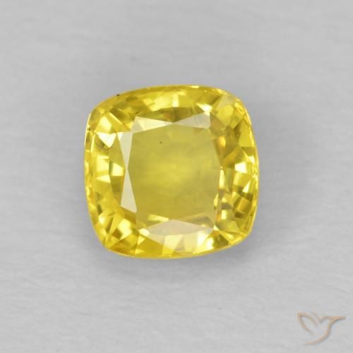 0.62ct 자연스러운 황색을 띠는 금 사파이어, 방석, VS