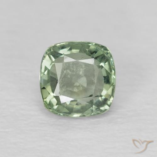 0.65ct 자연스러운 연한 초록색 사파이어, 방석, VS