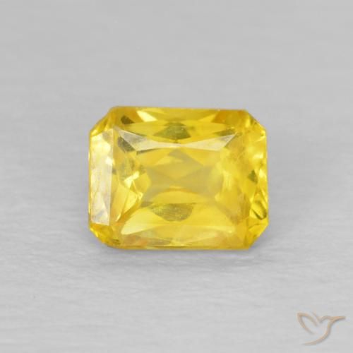 0.56ct 자연스러운 미디엄 옐로우 사파이어, 에메랄드 컷, VS
