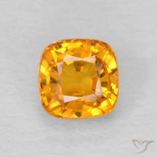 0.68ct 자연스러운 오렌지-골드 사파이어, 방석, VVS