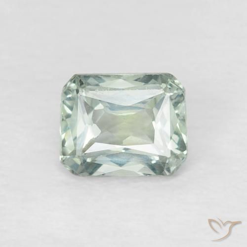 0.60ct 자연스러운 옅은 녹색 사파이어, 에메랄드 컷, VVS-VS