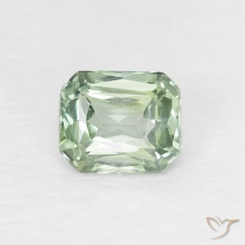 0.52ct 자연스러운 옅은 녹색 사파이어, 에메랄드 컷, VVS