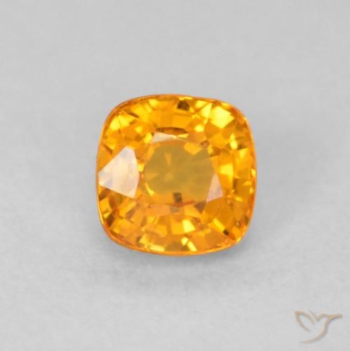 0.56ct 자연스러운 밝은 주황색 사파이어, 방석, VVS