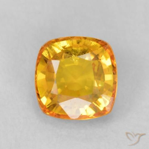 0.68ct 자연스러운 미디엄 오렌지 사파이어, 방석, VS-SI