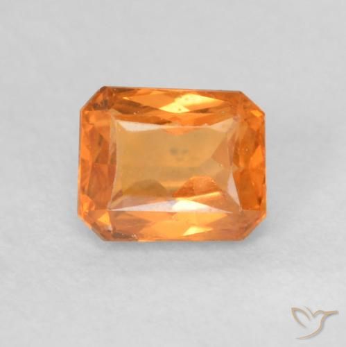 0.72ct 자연스러운 밝은 주황색 사파이어, 에메랄드 컷, VVS-VS