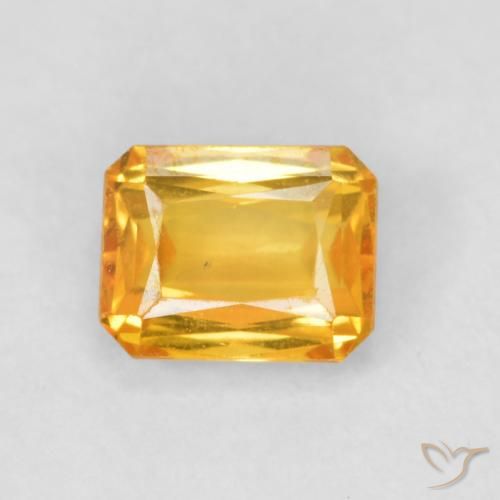0.66ct 자연스러운 다크 오렌지-골드 사파이어, 에메랄드 컷, VS
