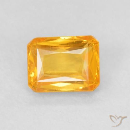 0.68ct 자연스러운 오렌지-골드 사파이어, 에메랄드 컷, VS