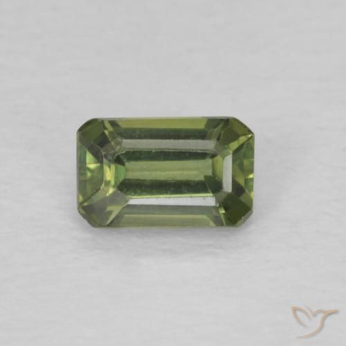 0.45ct 자연스러운 따뜻한 녹색 사파이어, 에메랄드 컷, VVS