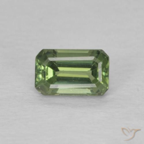 0.50ct 자연스러운 미디엄 그린 사파이어, 에메랄드 컷, VVS
