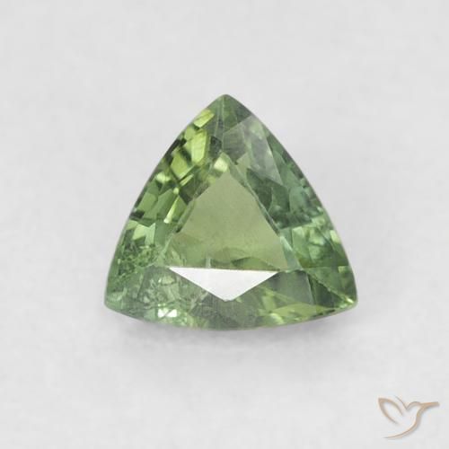 0.38ct 자연스러운 미디엄 그린 사파이어, 일조, VS