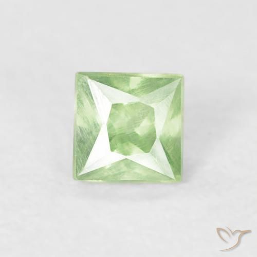 0.23ct 자연스러운 미디엄 그린 사파이어, 정사각형, VS