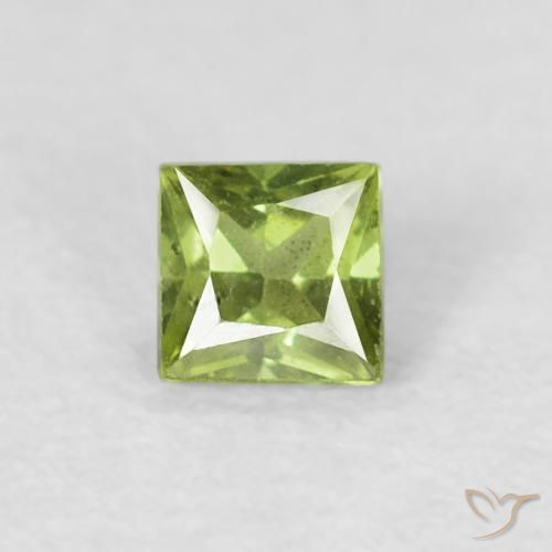 0.30ct 자연스러운 황록색 사파이어, 정사각형, VS
