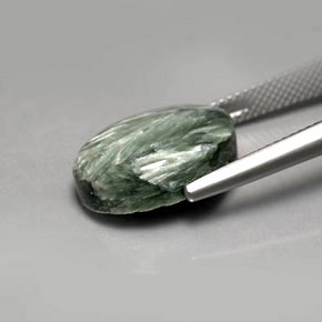 8.94캐럿 천연 그린 세라피나이트, 타원형 컷, 15.9×11.7 mm, 불투명체