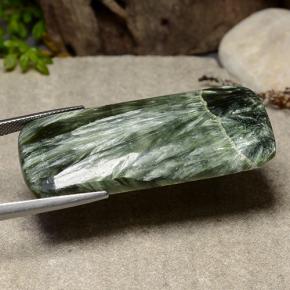 41.10캐럿 천연 그린 세라피나이트, 쿠션 컷, 47.9×19.7 mm, 불투명체