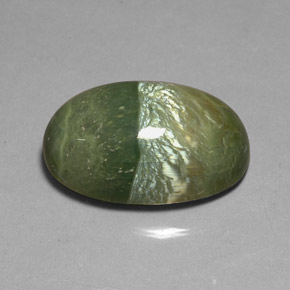 38.22캐럿 천연 노란빛 그린 서펜틴, 타원형 컷, 28.9×18.4 mm, 불투명체