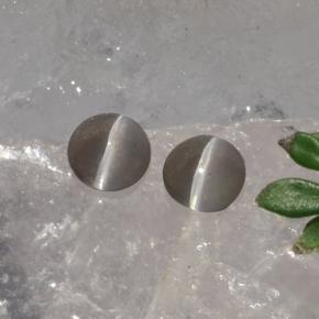 1.15캐럿 천연 연기 실리마나이트 고양이 눈 보석, 타원형 컷, 투명한