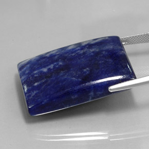 60.46캐럿 천연 바이올렛 블루 소달라이트, 바게트, 32.8×23.2 mm, 불투명체