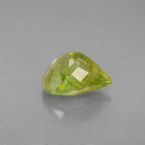 2.47캐럿 천연 골든 그린 스펜(티타나이트), 배 모양, 9.3×7.2 mm, SI