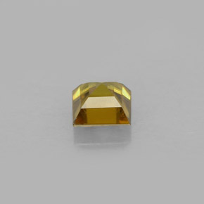 0.68캐럿 천연 골든 옐로우 스펜(티타나이트), 스퀘어, 4.9×4.8 mm, VS