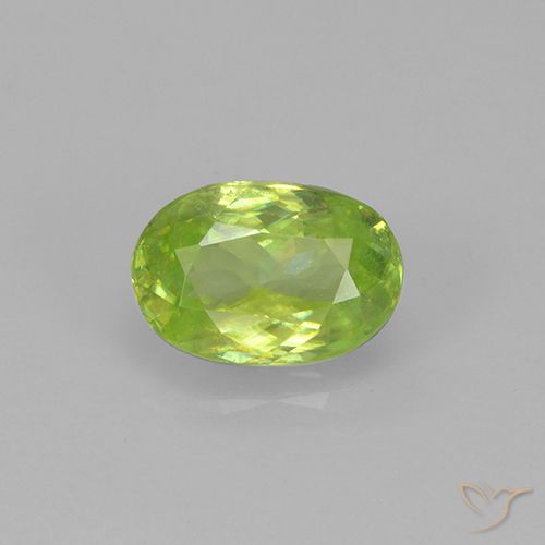 0.85ct 자연스러운 연한 초록색 스피네, 타원형, 불투명체